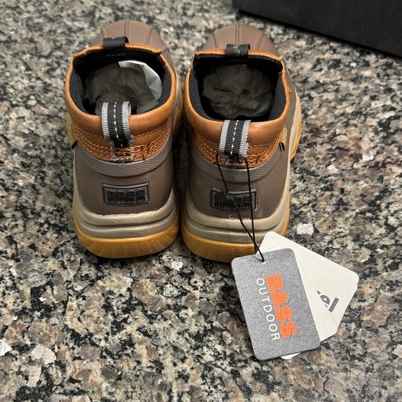 Bass Outdoor Brown Waterproof duck Boots NWT 6